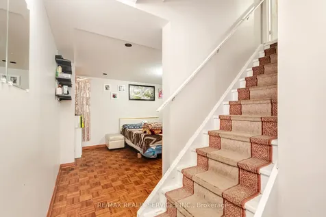 67 Stoneledge Circle Brampton ON L6R 1G8