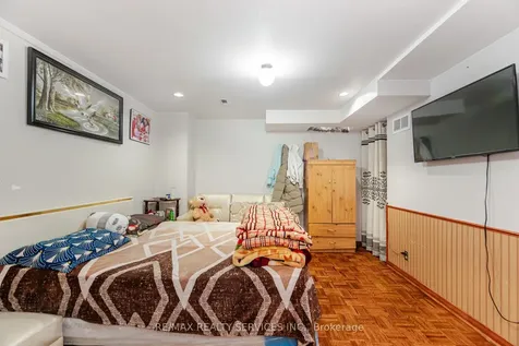 67 Stoneledge Circle Brampton ON L6R 1G8