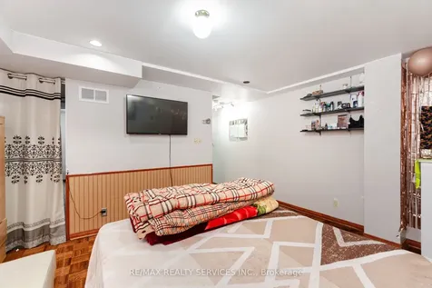 67 Stoneledge Circle Brampton ON L6R 1G8