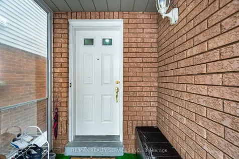 67 Stoneledge Circle Brampton ON L6R 1G8