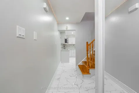 67 Stoneledge Circle Brampton ON L6R 1G8