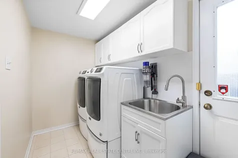 2112 Berwick Drive Burlington ON L7M 4B3