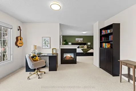 2112 Berwick Drive Burlington ON L7M 4B3