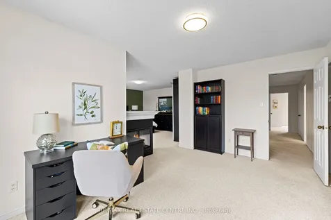 2112 Berwick Drive Burlington ON L7M 4B3