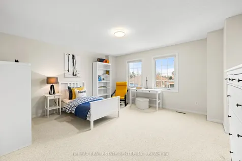 2112 Berwick Drive Burlington ON L7M 4B3