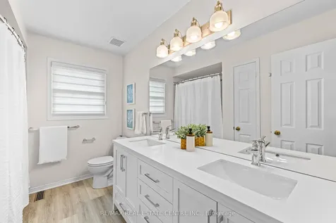 2112 Berwick Drive Burlington ON L7M 4B3