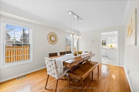 2112 Berwick Drive Burlington ON L7M 4B3