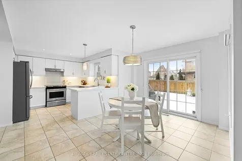 2112 Berwick Drive Burlington ON L7M 4B3