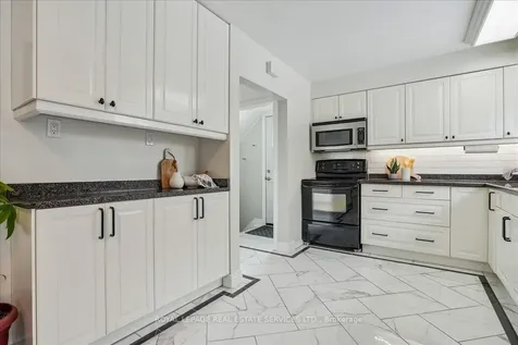 1416 Charles Drive Burlington ON L7P 2C9