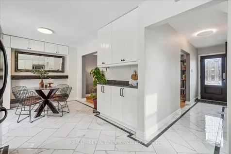 1416 Charles Drive Burlington ON L7P 2C9