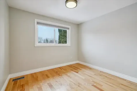 1416 Charles Drive Burlington ON L7P 2C9