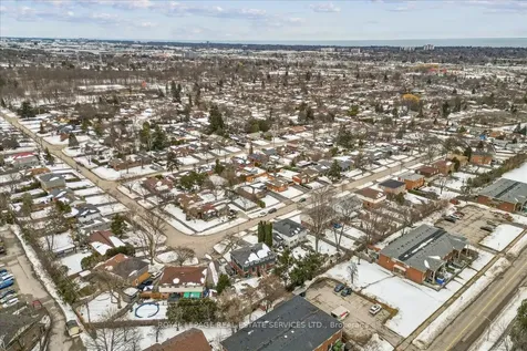 1416 Charles Drive Burlington ON L7P 2C9