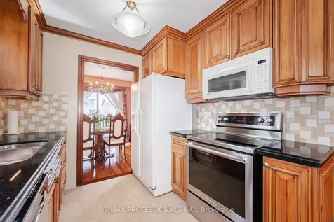 10 Oleander Crescent Brampton ON L6Z 2C2