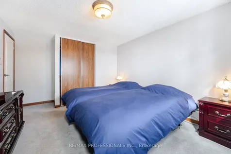 10 Oleander Crescent Brampton ON L6Z 2C2