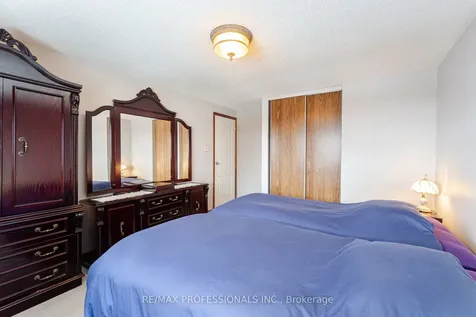 10 Oleander Crescent Brampton ON L6Z 2C2