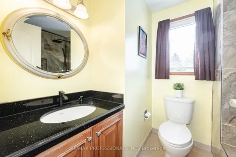 10 Oleander Crescent Brampton ON L6Z 2C2