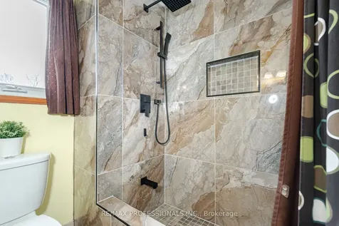 10 Oleander Crescent Brampton ON L6Z 2C2