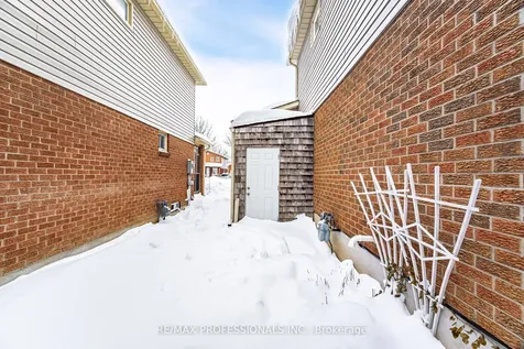 10 Oleander Crescent Brampton ON L6Z 2C2