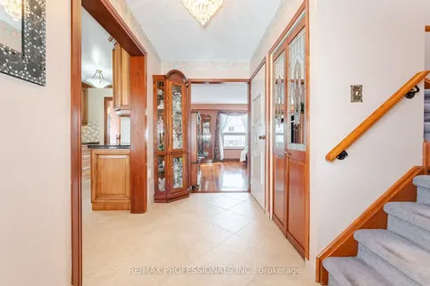 10 Oleander Crescent Brampton ON L6Z 2C2