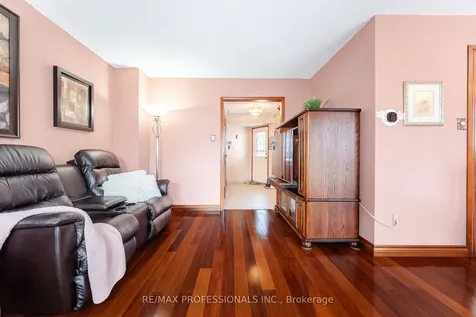 10 Oleander Crescent Brampton ON L6Z 2C2