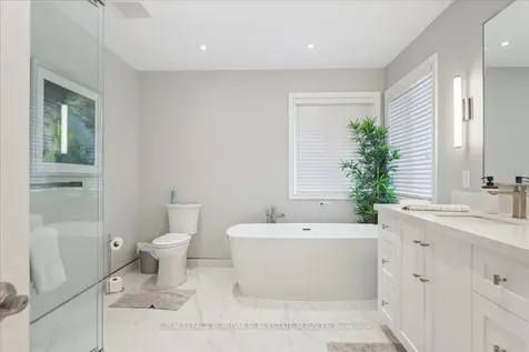 2358 Norland Drive Burlington ON L7L 7A6