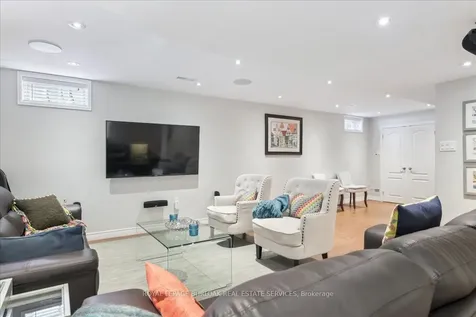 2358 Norland Drive Burlington ON L7L 7A6