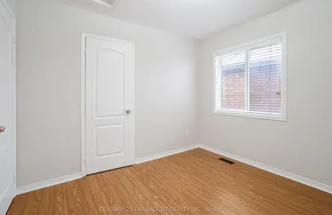 43 Crystal Glen Crescent Brampton ON L6X 0K1