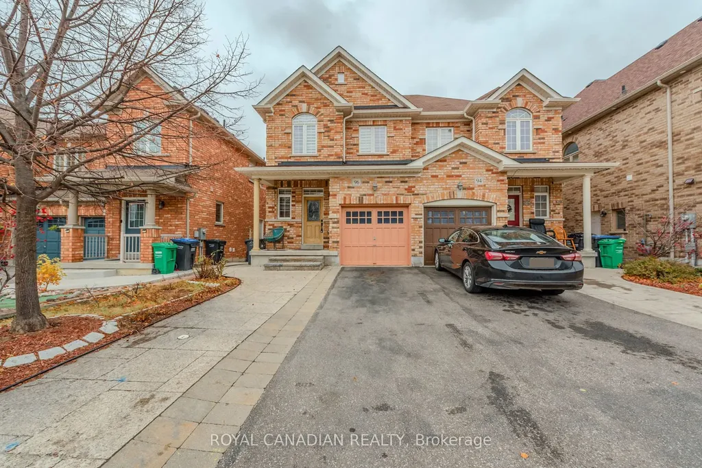 96 Clearfield Drive Brampton ON L6P 3J4
