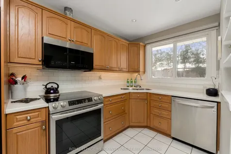 237 Elizabeth Street S Brampton ON L6Y 1S2