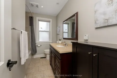 237 Elizabeth Street S Brampton ON L6Y 1S2