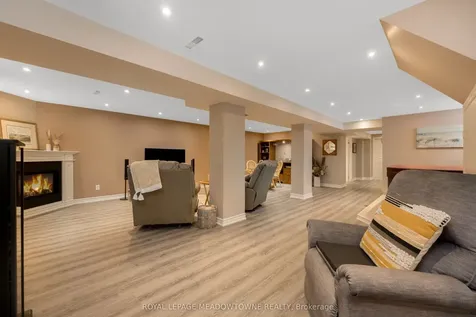 237 Elizabeth Street S Brampton ON L6Y 1S2