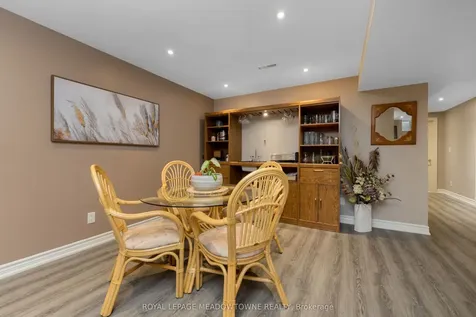 237 Elizabeth Street S Brampton ON L6Y 1S2