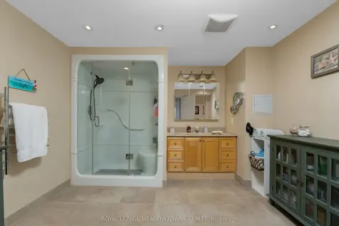 237 Elizabeth Street S Brampton ON L6Y 1S2