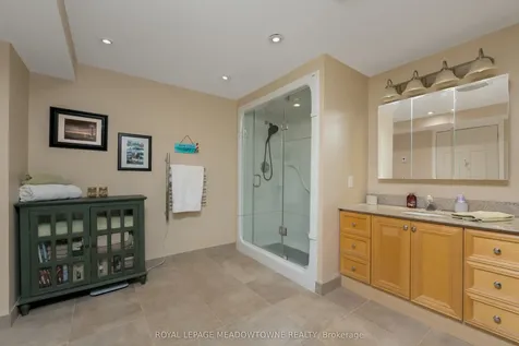 237 Elizabeth Street S Brampton ON L6Y 1S2