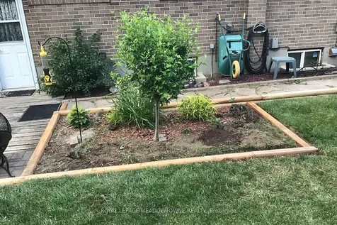 237 Elizabeth Street S Brampton ON L6Y 1S2