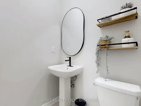 10 Adventura Road Brampton ON L7A 0B7