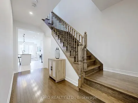 10 Adventura Road Brampton ON L7A 0B7