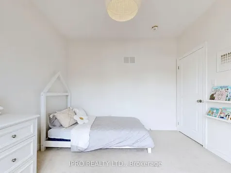 10 Adventura Road Brampton ON L7A 0B7