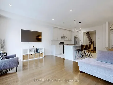 10 Adventura Road Brampton ON L7A 0B7