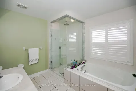 47 Timbercove Road Brampton ON L6Y 0Y2