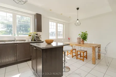 58 New Pines Trail Brampton ON L6Z 0G9