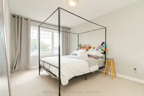 58 New Pines Trail Brampton ON L6Z 0G9