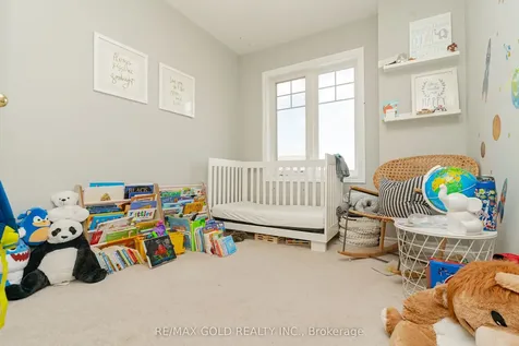 58 New Pines Trail Brampton ON L6Z 0G9