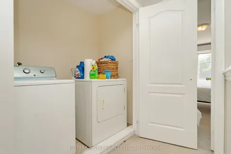 58 New Pines Trail Brampton ON L6Z 0G9