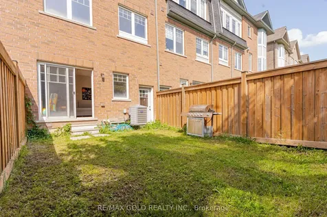 58 New Pines Trail Brampton ON L6Z 0G9