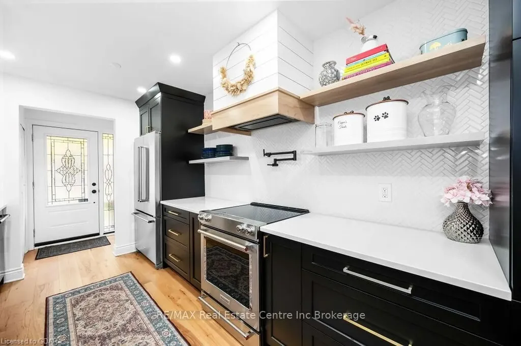 615 Turner Drive Burlington ON L7L 2W8