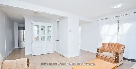 8 Hillbank Trail Brampton ON L6S 1P6