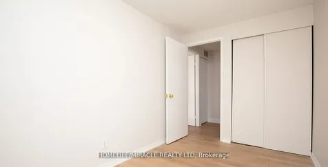 8 Hillbank Trail Brampton ON L6S 1P6