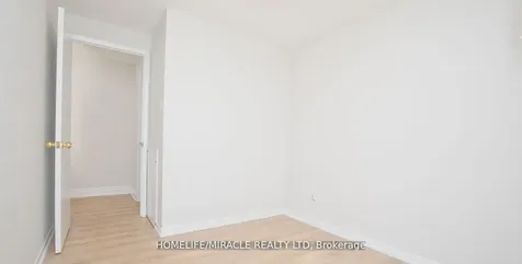 8 Hillbank Trail Brampton ON L6S 1P6