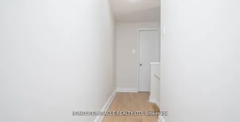 8 Hillbank Trail Brampton ON L6S 1P6